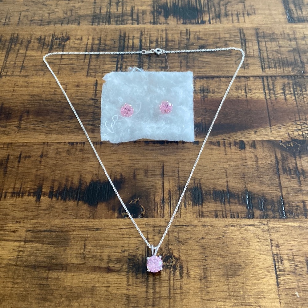 ✨ Locally Made Earrings and Necklace Set